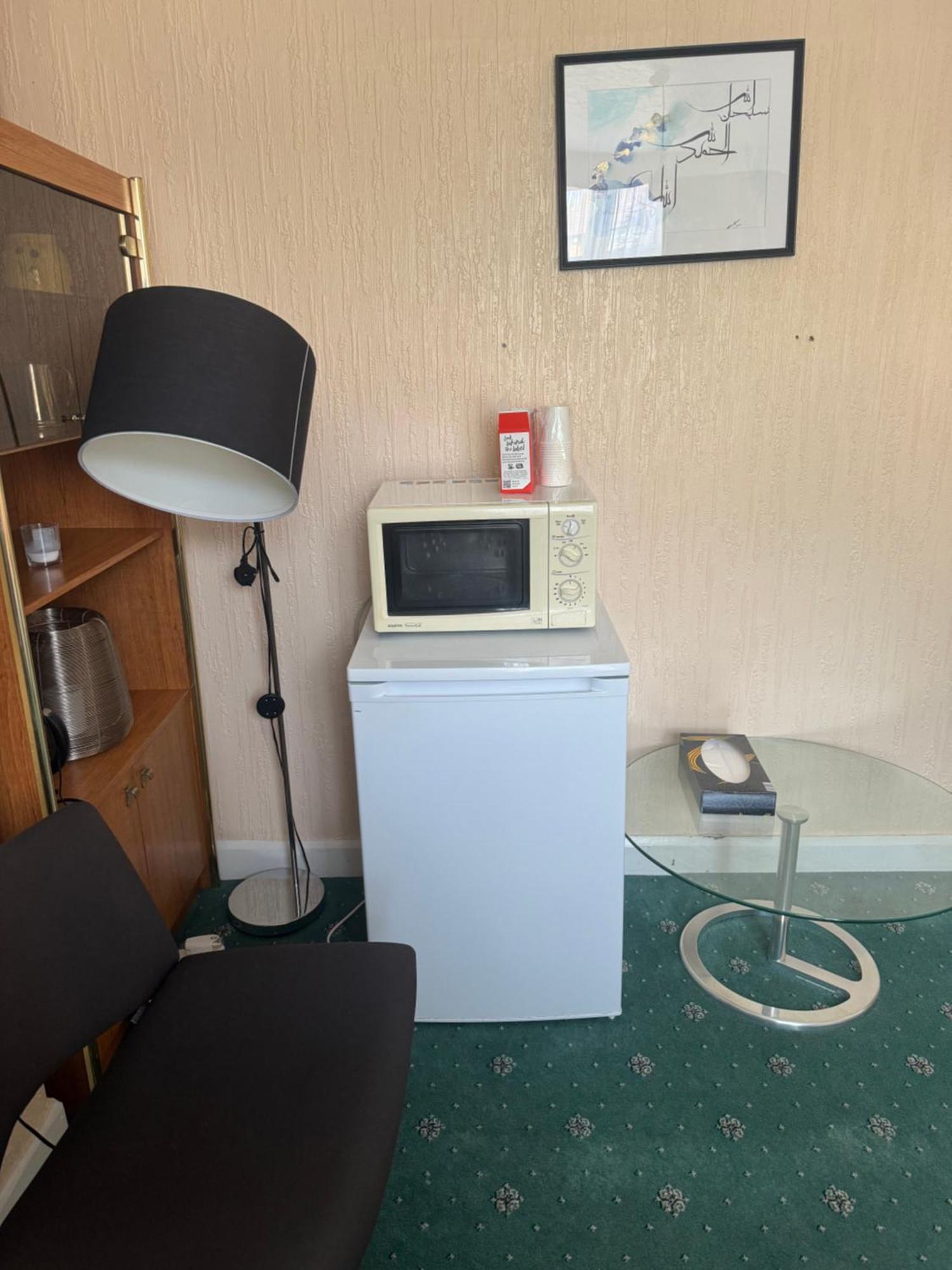 Room Canvey Island Exteriör bild